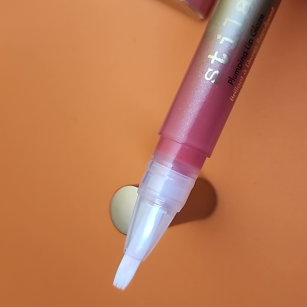 Stila Plumping Lip Glaze Davina - Picture 3 of 5